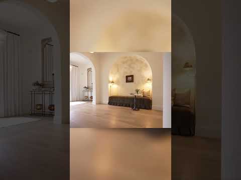 This Dallas house has a beautiful blend of French style and Western touches.🏡🐎❣️