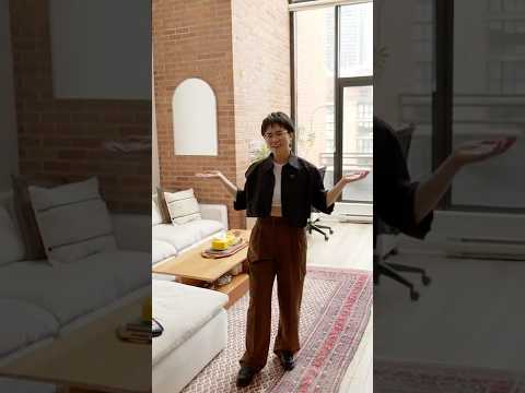 This Toronto loft is a mid-century modern dream 🪴 #interiordesign #homedecor #apartmenttour #mcm