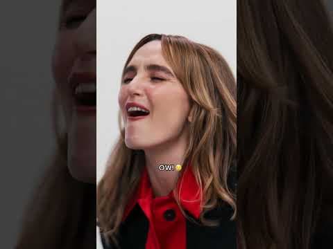 The cast of @SaturdayNightLive goes INSANE on WING PONG 🏓🐔