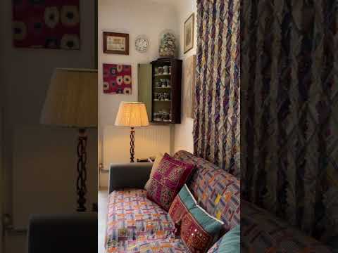 Architectural details meet bohemian charm in this lovely London home ❣️ #homeworthy #hometour