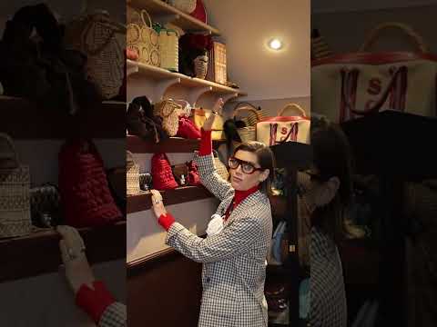 We love this clever storage solution in this whimsical London home! ❣️✨