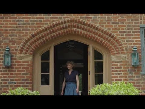 Touring an Arts & Crafts Cottage in Oxfordshire