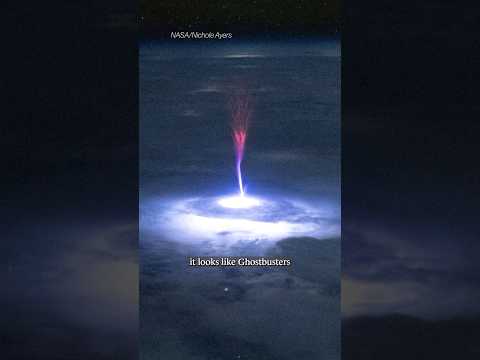 What's this strange light in the sky? (it’s not a sprite)