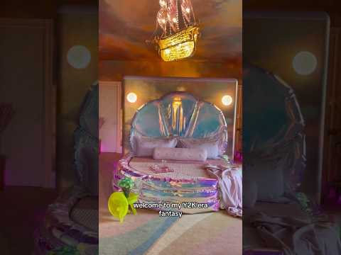 Y2K themed bedroom - and an ode to Mariah Carey?? #mariahcarey #y2k #roomtour