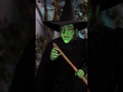 The Wicked Witch sets the Scarecrow on fire! 😱🔥🧙♀️ #wickedwitch #wizardofoz #movieclip