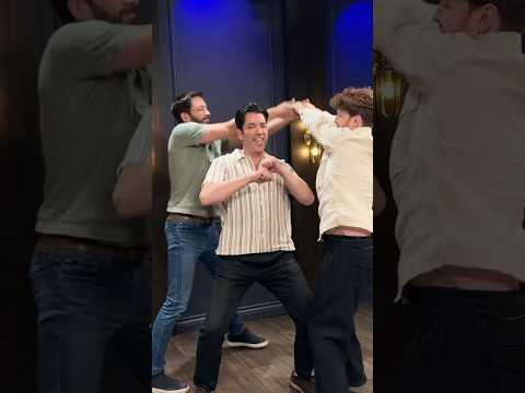 When you meet another Drew Scott… @DrewandJonathan