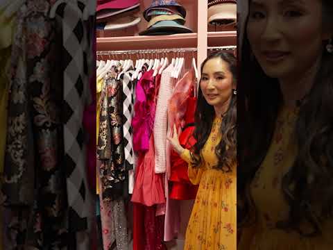 Dallas-based artist Sharon Lee Clark shows us her incredible, color-filled closet! ❣️👗👠👢