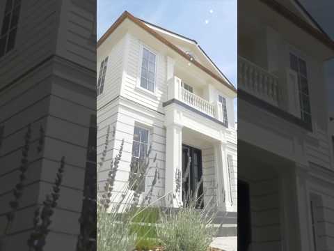 Inside a Federation mansion with the Kardashians around the corner.