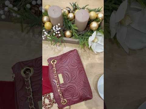 Или сумки - отличный подарок , который может отправиться в любую страну